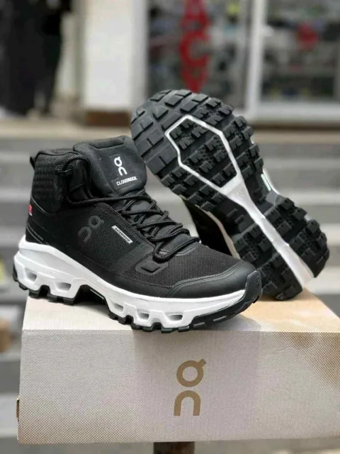 On Cloudrock 2 Mid Hiking Boot