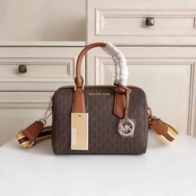 MICHEAL KORS BOSTON HANDBAG WITH OG BOX AND DUST BAG PREMIUM QUALITY (BIEGE BROWN) 1601