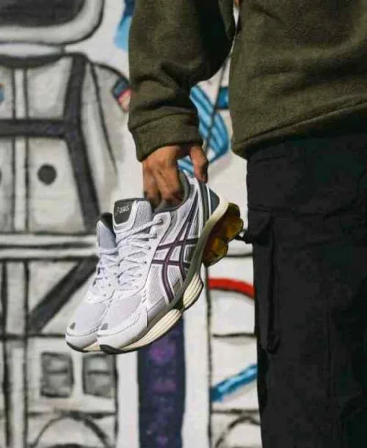 Asiccss Mens GEL-KINETIC FLUENT White 446.