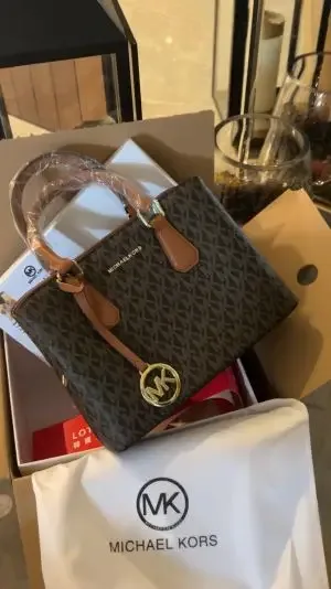 Micheal Kors Marilyn / Sheila Medium Signature Logo Satchel BAG With Double Box premium quality