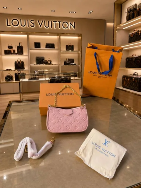 Louiis_vuitton_lv_pochette_sling_with_magnetic_box_with_carrybag_model_675