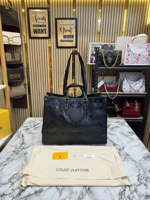 Louiis vuitton premium onthego with dust bag (black)
