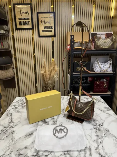 MICHEAL KORS CHARM PREMIUM SHOULDER BAG WITH OG BOX AND DUST BAG (COFFEE BROWN) (5575)