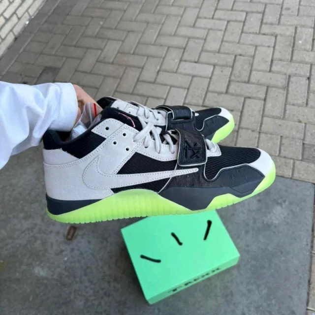 Nikkee Air JORDAN JUMPMAN JACK CHASE B X TRAVIS SCOTT