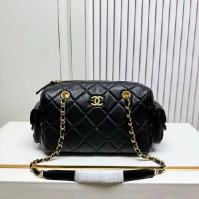CHENNEL BOWLING QUILTED HANDBAG WITH BOX 5157