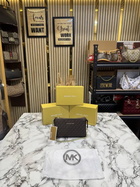 Micheal Kors Signature Logo Chain Crossbody Coffee Brown 1930