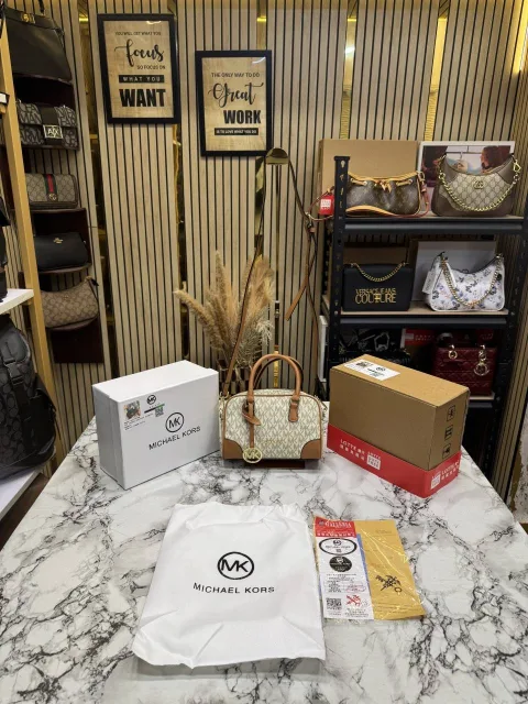 Micheal Kors Camille Small Logo Satchel Beige Double Box Dust Bag 99188