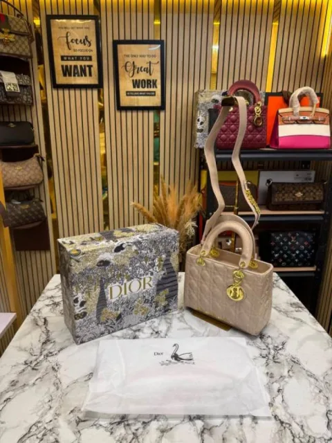 Christian Dio Medium lady Glossy Handbag With Box And Dust Ba RICOT) 1809