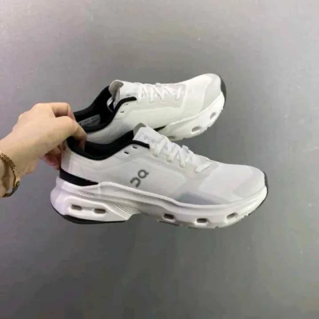 On Cloudpulse 2 WhiteBlack