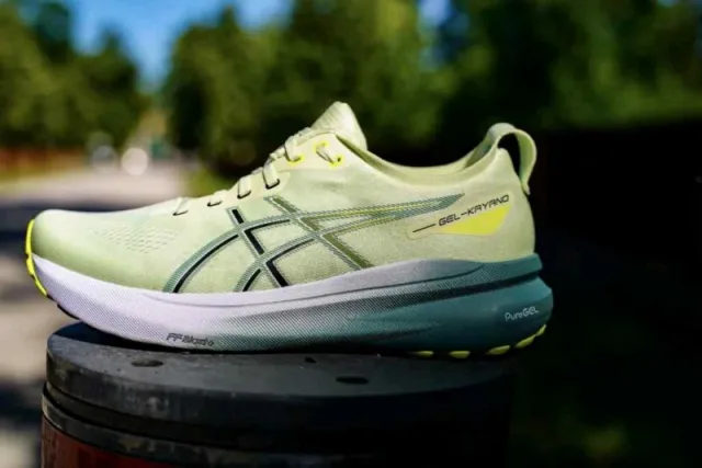 Asiccss Mens Gel-Kayano 31 Gradient Olive Green