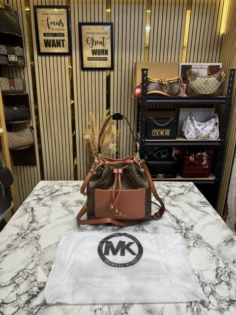 Micheal Kors Signature Logo Bucket Bag With Dust Bag (Coffee Brown) 100829