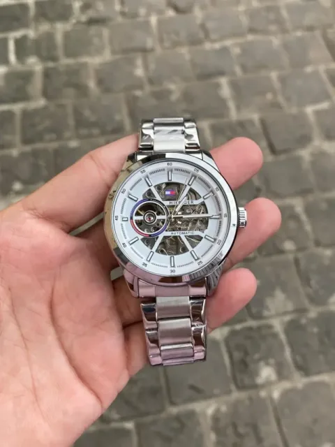 Tummy_Hilfigar Watch