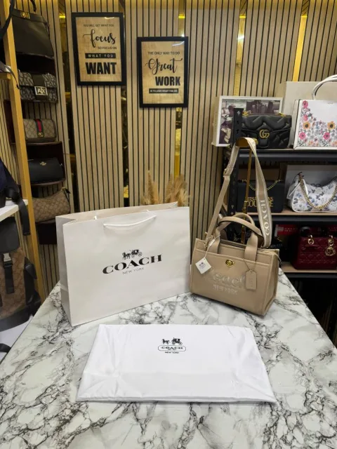COACCH CARGO TOTE IN CANVAS WITH DUST BAG AND CARRY BAGAHPRICOT) (3750)