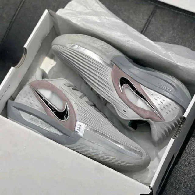 Nikke Zoom G.T. Cut 3 White Metallic Silver 2563