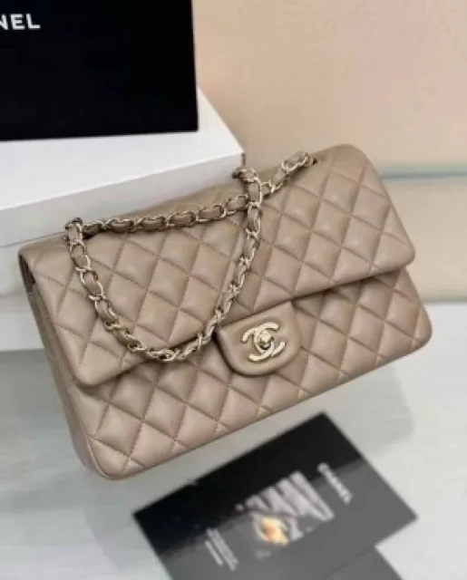 Chennel_Paris_Jumbo_big_size_lather_QUALITY_Inner_Branding_with_box_Bill_5239