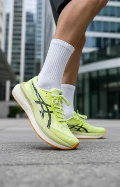 Asiccs magic speed 4 men huddle yellowmetropolis