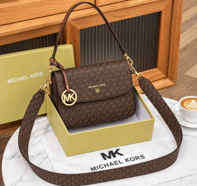 Micheal Kors Cora Mini Zip Pouchette Signature OG Box 6831