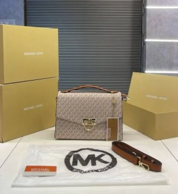 MICHEAL KORS HENDRIX SLING WITH BOX DUST COVER 805