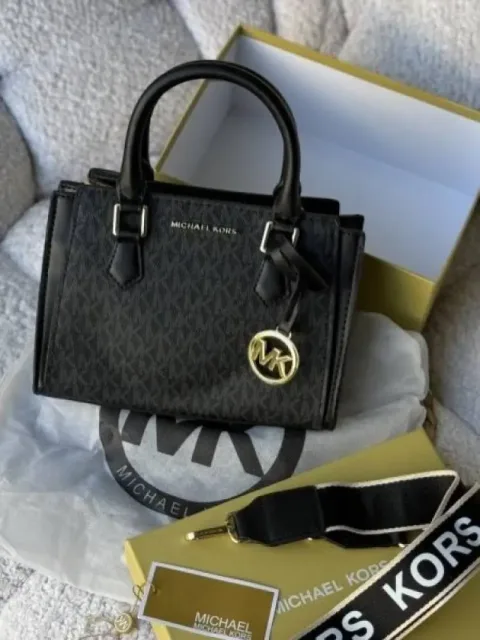 Micheal Kors Hope Handbag With Box And Dust Bag (Black-H2095)