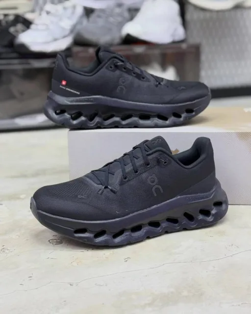 ON CLOUDTILT running ECLIPSE ALL BLACK