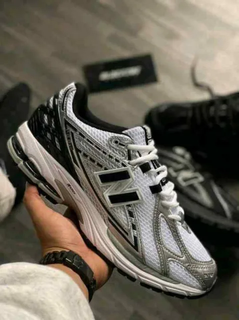New balencee 1906R SILVER BLACK