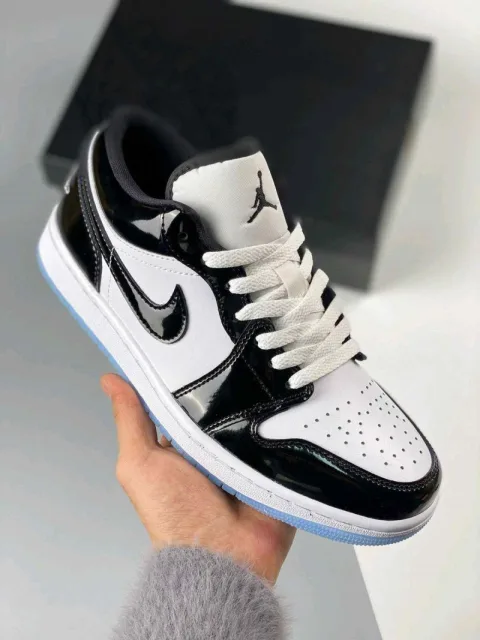 Air Jordan 1 Low Concord